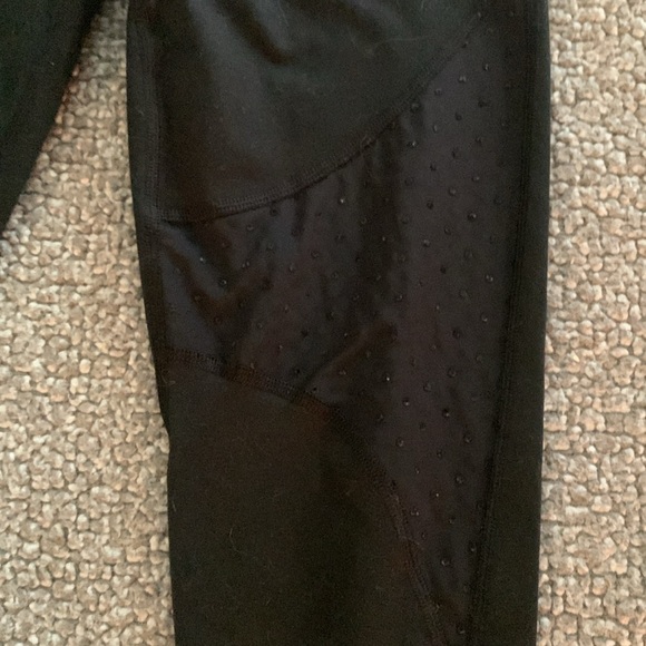 Aerie polka dot sheer pattern leggings - Picture 2 of 3